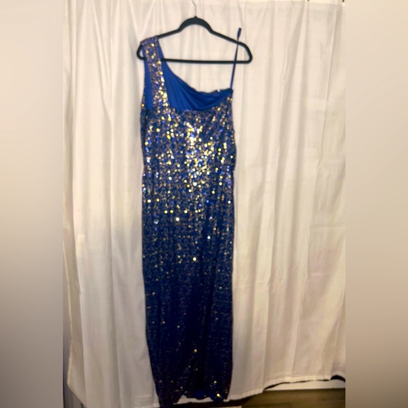 Blue and gold sequin dress. - Picture 2 of 4